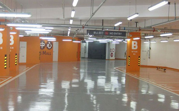 在兰州新区环氧地坪工程圈,每个地坪项目都是经过反复商讨改进、再商讨,才会得出一个甲乙双方都认可的价格。环氧地坪它是一种高强度、耐磨损、美观装饰效果的地面工程,分类广泛,造价相差也很大,大致可以分为:普通兰州新区环氧地坪、兰州新区环氧自流平地坪和功能性兰州新区环氧地坪。 在兰州新区环氧地坪工程圈,每个地坪项目都是经过反复商讨改进、再商讨,才会得出一个甲乙双方都认可的价格。环氧地坪它是一种高强度、耐磨损、美观装饰效果的地面工程,分类广泛,造价相差也很大,大致可以分为:普通环氧地坪、兰州新区环氧自流平地坪和功能性兰州新区环氧地坪。